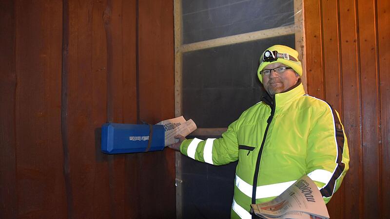 W&auml;hrend sich andere gem&uuml;tlich in ihrem Bett umdrehen, ist Frank Preu&szlig;ners schon auf den Beinen, um die Bayerische Rundschau zuzustellen.