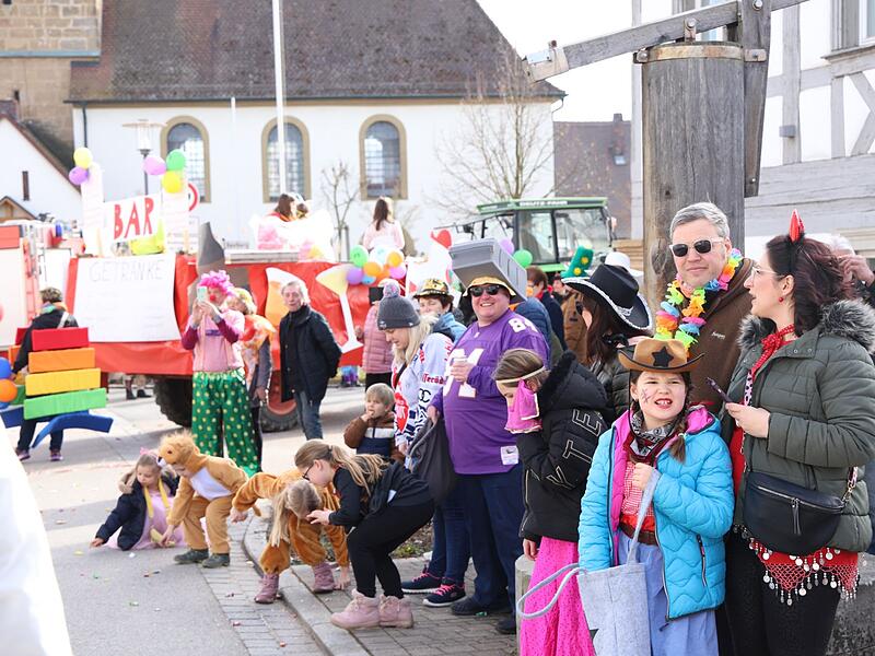 Faschingsumzug Pautzfeld 2025Faschingsumzug Pautzfeld 2025 Faschingsumzug Pautzfeld 2025Faschingsumzug Pautzfeld 2025