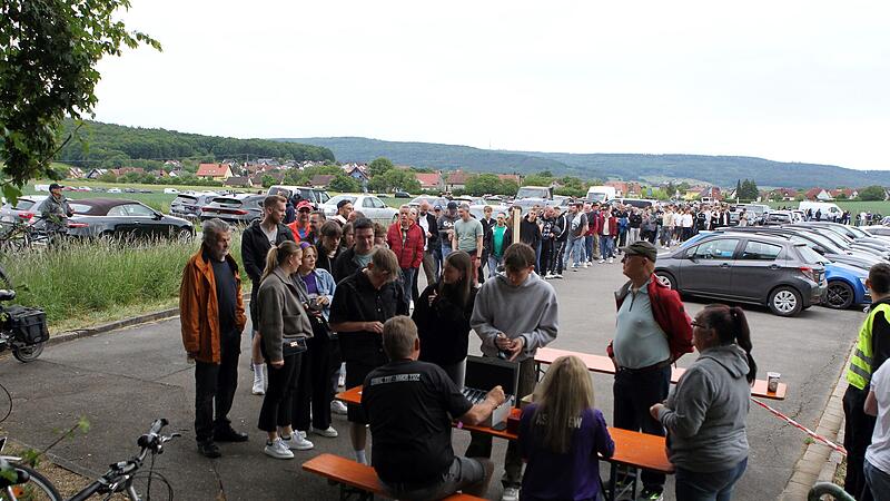 Lange Schlangen, packende Spiele: Ähnlich wie in Schammelsdorf am Mittwoch dürfte auch die Relegationsspiele am Wochenende viele Fans anlocken.
