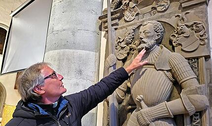 Stefan Lochner hat im Rahmen der Kirchensanierung auch die Epitaphe des Gotteshauses restauriert und einiges &uuml;ber diese Gedenktafeln in Erfahrung gebracht.