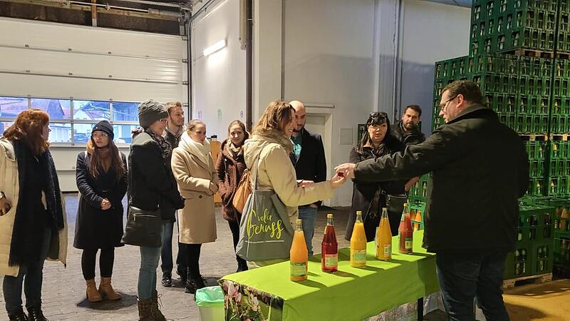 Bei einer Verkostung konnten sich die ILE-Manager von der Qualität der Säfte in Pretzfeld überzeugen.Forchheim & Fränkische Schweiz