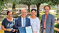 Ehrung von Werner Schnappauf (Zweiter v.l.) für 50 Jahre Treue zum CSU- Ortsverband Kronach. Von links stellvertretende Vorsitzende Birgit Kestel, CSU-Ortsvorsitzende und Bürgermeisterin Angela Hofmann sowie stellvertretender Ortsverbandsvorsitzen... Ehrung von Werner Schnappauf (Zweiter v.l.) für 50 Jahre Treue zum CSU- Ortsverband Kronach. Von links stellvertretende Vorsitzende Birgit Kestel, CSU-Ortsvorsitzende und Bürgermeisterin Angela Hofmann sowie stellvertretender Ortsverbandsvorsitzen...