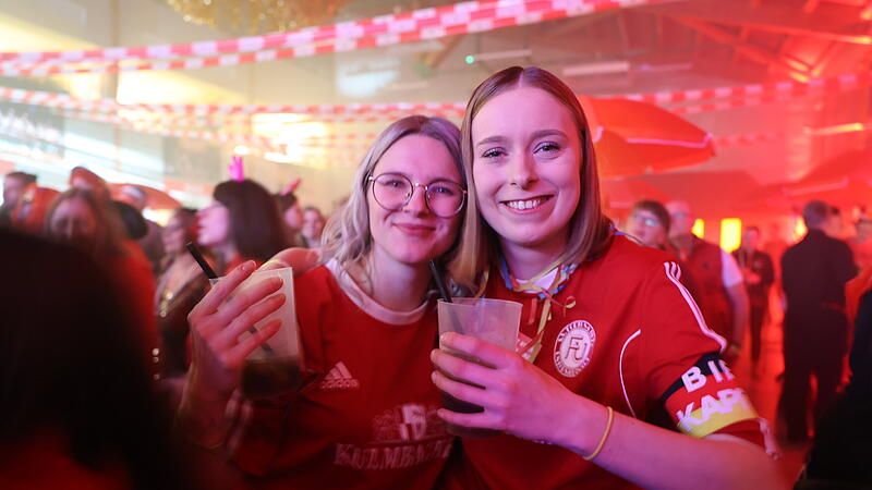 Eine Nacht in Rot: Faschingsparty in Stadtsteinach