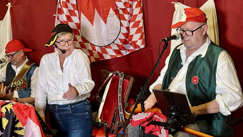 Fränkisch und fröhlich: Emmi Weiß und ihre Begleiter. Fränkisch und fröhlich: Emmi Weiß und ihre Begleiter.