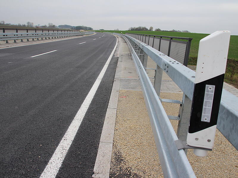 Neue Trasse der Staatsstra&szlig;e 2205 zwischen Coburg und Wiesenfeld