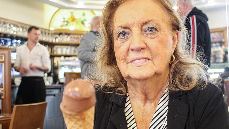 Lydia Faggioni 2025 kurz vor ihrem Abschied in ihrer Eisdiele in Lichtenfels.