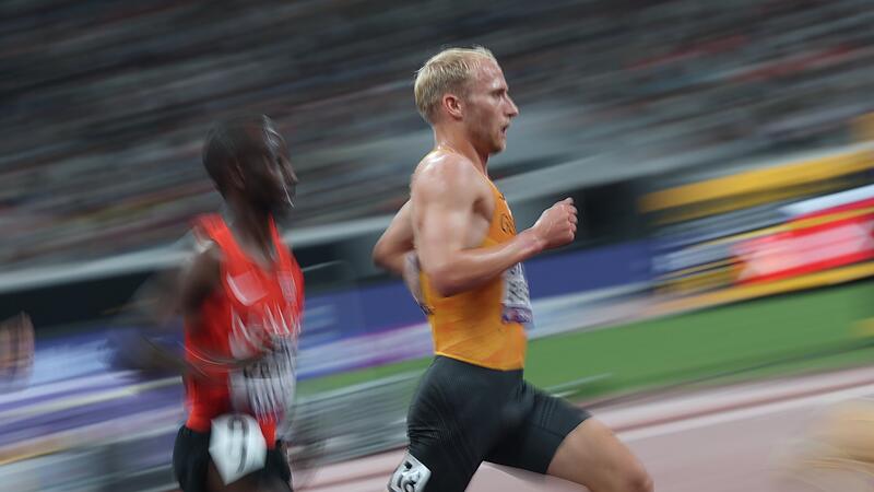 Für den Höchstadter Florian Bremm (gelbes Trikot) reichte es im Vorlauf über 5000 Meter nur zum vorletzten Platz.