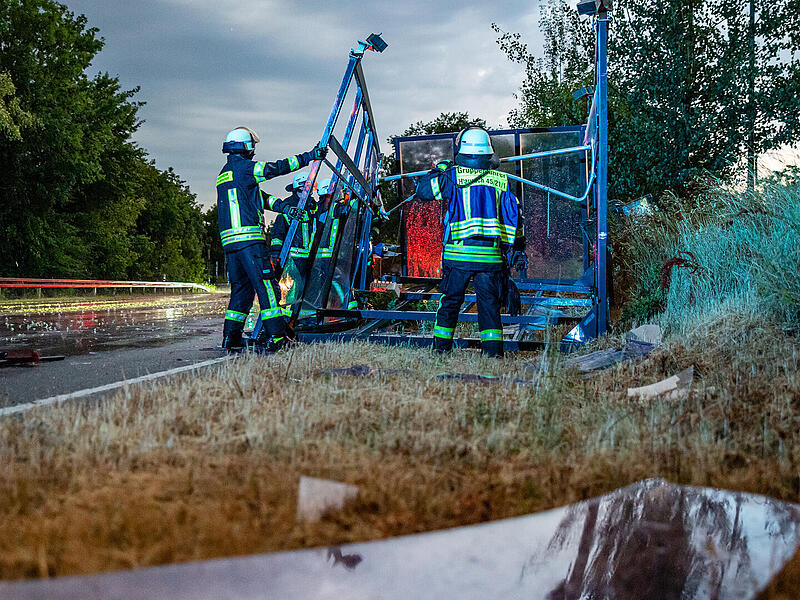 Unwetter in Herzogenaurach: Wassermassen überschwemmen Straßen Unwetter in Herzogenaurach: Wassermassen überschwemmen Straßen