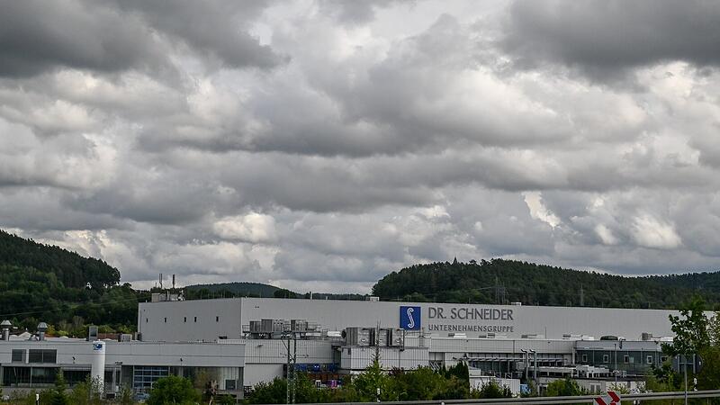 Wer trägt die Schuld an der Insolvenz von Dr. Schneider? In den sozialen Medien sorgte das für Diskussionen.