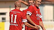 Johannisthals Neuzugang Gojko Koncar (r.) traf und brachte seine Mannschaft fr&uuml;h auf die Siegerstra&szlig;e. Heinrich Wei&szlig;