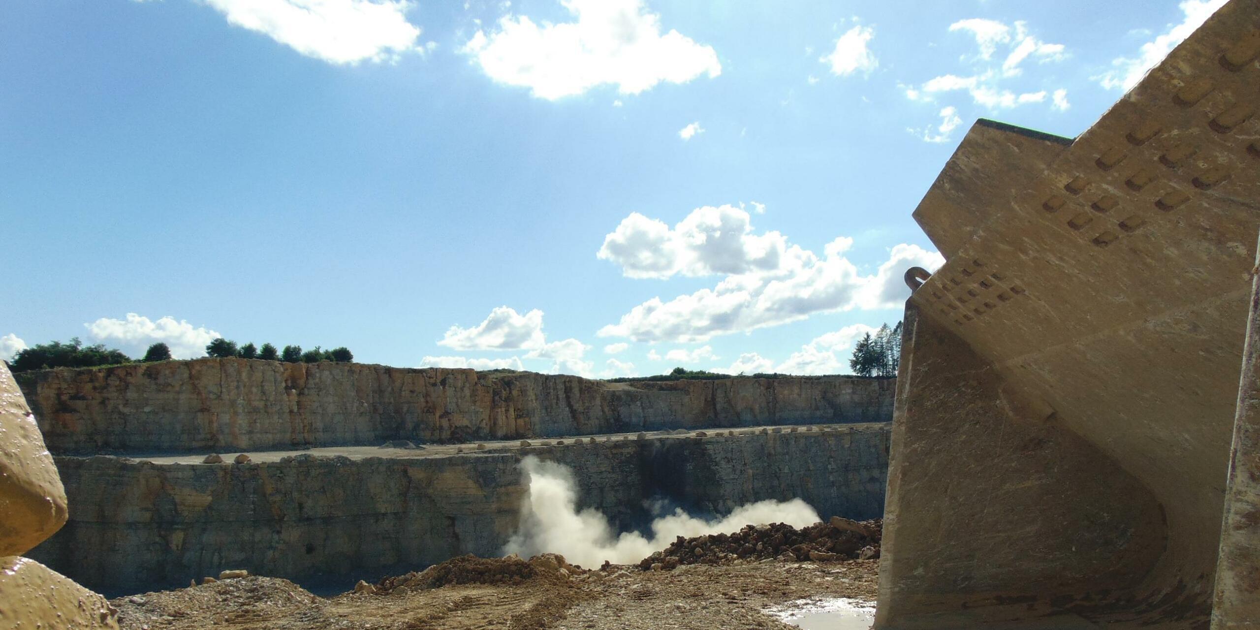 Steinbruch in Gräfenberg Belastet Verfüllmaterial das Grundwasser?