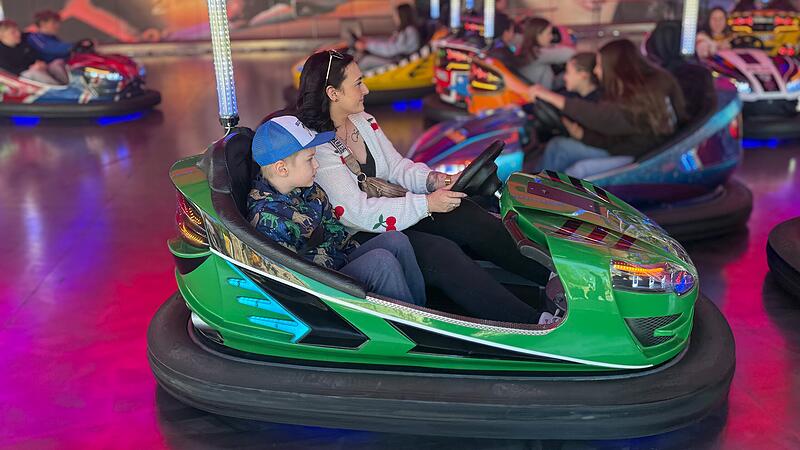 Der Autoscooter geh&ouml;rt als Klassiker zu den beliebtesten Fahrgesch&auml;ften.