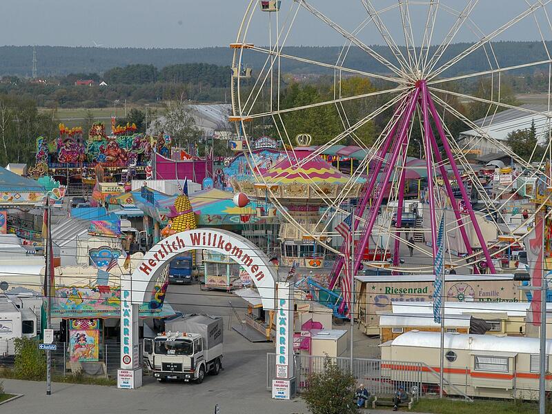 Ein gro&szlig;es Volksfest wie hier an der Breitenau im Jahr 2004 gibt es in Bamberg schon lange nicht mehr.
