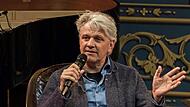 Schauspiel-Direktor Matthais Straub inszeniert die Coburger Erstauffürhung des Songdramas „Ewig Jung“ am Landestheater.