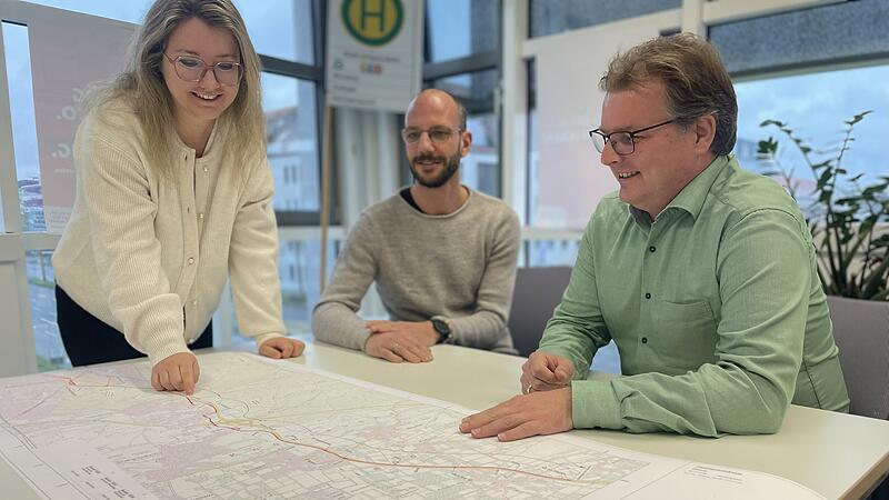Mandy Gutzeit (Geschäftsleiterin), Patrick Hankele (stellvertretendertechnischer Leiter) und Daniel Große-Verspohl (Kaufmännischer Leiter, von links) sind beim Zweckverband der Stadt-Umland-Bahn maßgeblich dafür verantwortlich, Deutschlands größtes Straßenbahnprojekt auf den Weg zu bringen.