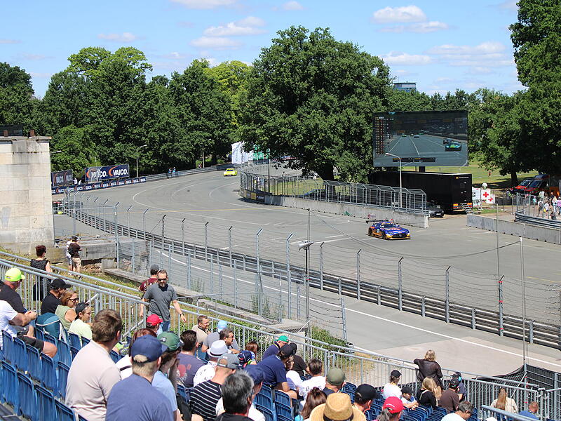 Maro Engel fuhr auch schon Formel E. Die DTM wird am Norisring allerdings auch künftig ohne die Elektrorennserie fahren. Maro Engel fuhr auch schon Formel E. Die DTM wird am Norisring allerdings auch künftig ohne die Elektrorennserie fahren.
