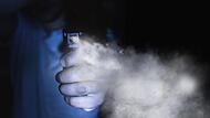 Bei einer Attacke auf einem Parkplatz in Hallstadt verteidigte sich ein Mann mit einem Tierabwehrspray. Symbolfoto: Jevgenij / Adobe Stock