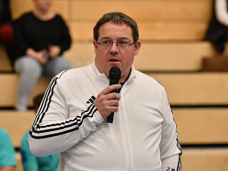 Friedrich Amschler war vier Jahre Kreisjugendleiter im BFV-Kreis 2 Coburg/Lichtenfels/Kronach. Weil er für die AfD kandidiert, wurde er laut eigener Aussage zum Verzicht aufgefordert - und gab dem Druck nach. Friedrich Amschler war vier Jahre Kreisjugendleiter im BFV-Kreis 2 Coburg/Lichtenfels/Kronach. Weil er für die AfD kandidiert, wurde er laut eigener Aussage zum Verzicht aufgefordert - und gab dem Druck nach.