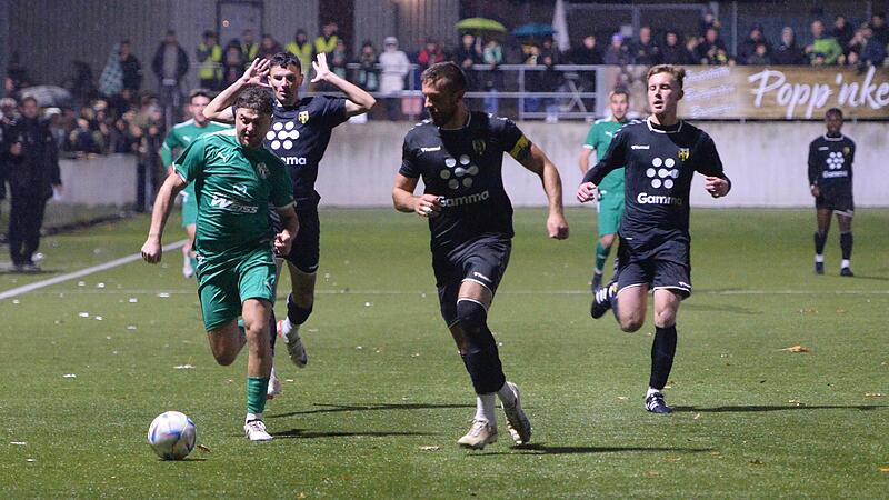 Flutlichtspiel am Donnerstagabend: Um 19 Uhr empf&auml;ngt der TSV Neudrossenfeld um Stefan Kolb (l.) die U23 des SSV Jahn Regensburg.