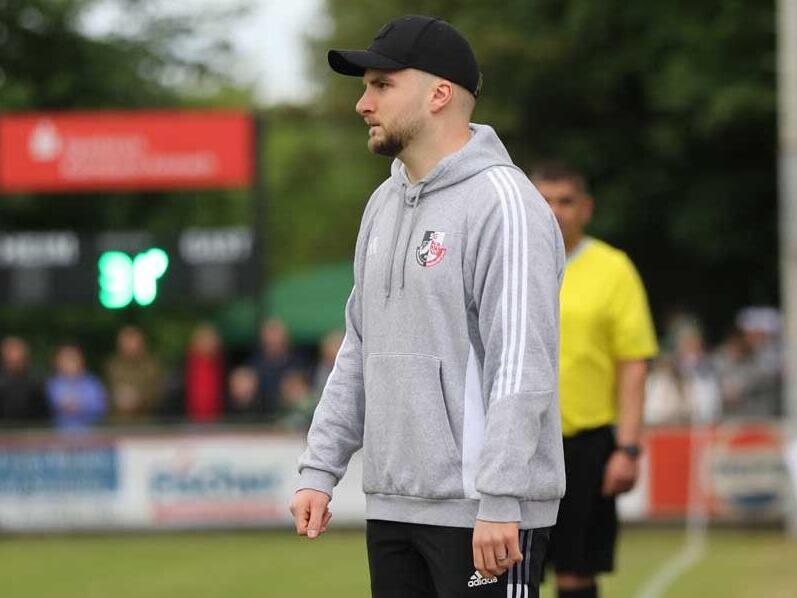 Johannes Bauer wird im Sommer die SG Weißenbrunn/Theisenort in Richtung Lettenreuth verlassen. Zuvor hat er aber mit seinem Team noch eine „Mission“ zu erfüllen. Johannes Bauer wird im Sommer die SG Weißenbrunn/Theisenort in Richtung Lettenreuth verlassen. Zuvor hat er aber mit seinem Team noch eine „Mission“ zu erfüllen.