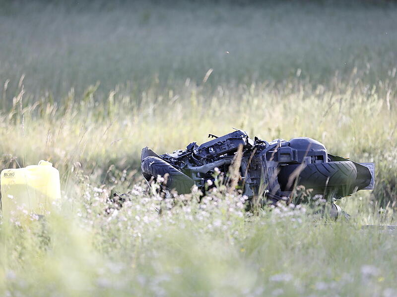 Motorradfahrer kollidiert Frontal mit Linienbus - Kradfahrer verstirbt noch vor Ort