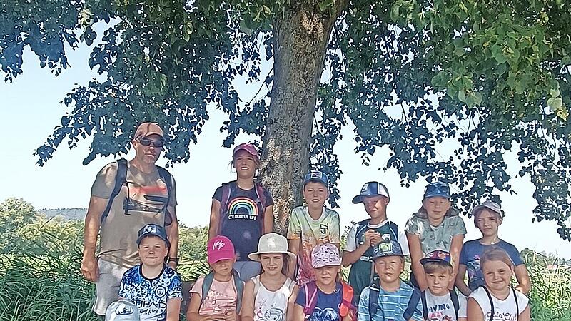 Die teilnehmenden Mädchen und Buben mit dem Jugendbeauftragten Mathias Kropp.