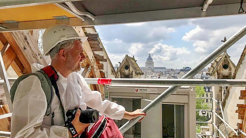Die Forschungsergebnisse des Bamberger Uni-Professors Dr. Stephan Albrecht sind eine große Hilfe beim Wiederaufbau der weltberühmten Kathedrale in Paris. Dafür wird er jetzt ausgezeichnet.