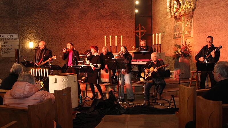 Auch nach 50 Jahren ist die Musikgruppe &bdquo;Jericho&ldquo; noch popul&auml;r und hat ungez&auml;hlte Fans &ndash; und deren Herzen &ndash; gewonnen. Einer der Meilensteine war f&uuml;r die Band die St. Michaelskirche in Hammelburg, in der sie mit einem gelungenen Geburtstagskonzert ...