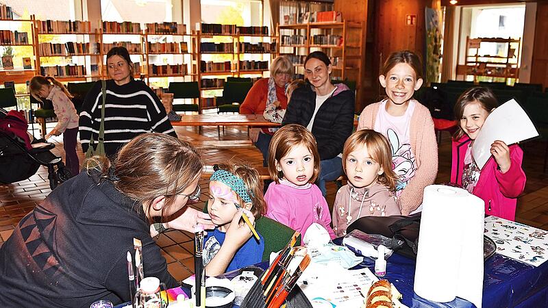 Im Rahmen des Kinderprogramms erfreute sich das Schminken vor allem bei den Mädchen großer Beliebtheit.