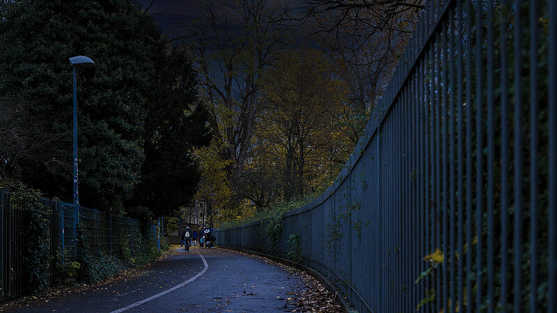 Was tagsüber idyllisch wirkt, scheint manchen Menschen im Dunkeln unheimlich.