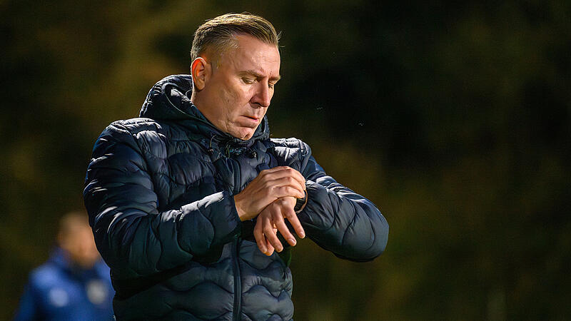 ASV Weisendorf: F&uuml;r die Mannschaft von Trainer Bernd Fuchsbauer ist es Zeit f&uuml;r den n&auml;chsten Ausw&auml;rtserfolg.