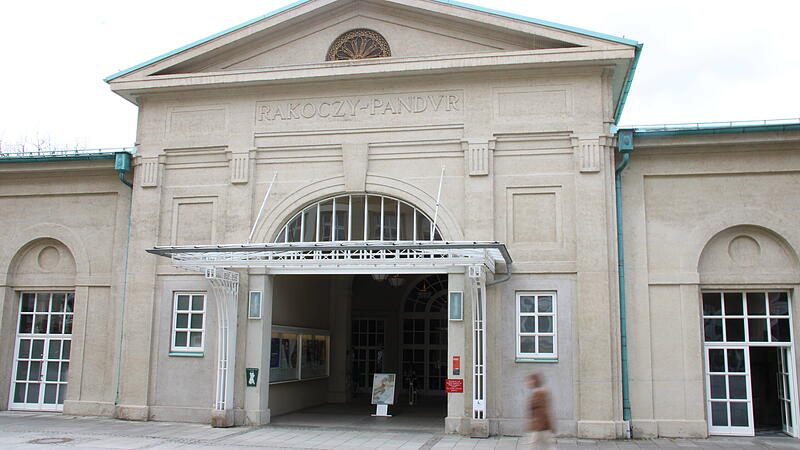 Haupteingang zur Brunnen- und Wandelhalle in Bad Kissingen