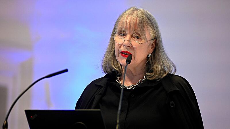 Birgit Recki sprach bei der 34. Bamberger Hegelwoche &uuml;ber die Sch&ouml;nheit.