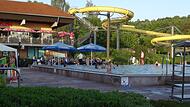 Das Zapfendorfer Aquarena bei einem Sommernachtsfest
