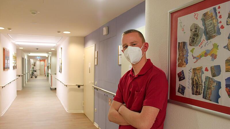 Für Simon Paesold ist die Arbeit im Pflegeheim auch Selbstzweck. Für Simon Paesold ist die Arbeit im Pflegeheim auch Selbstzweck.