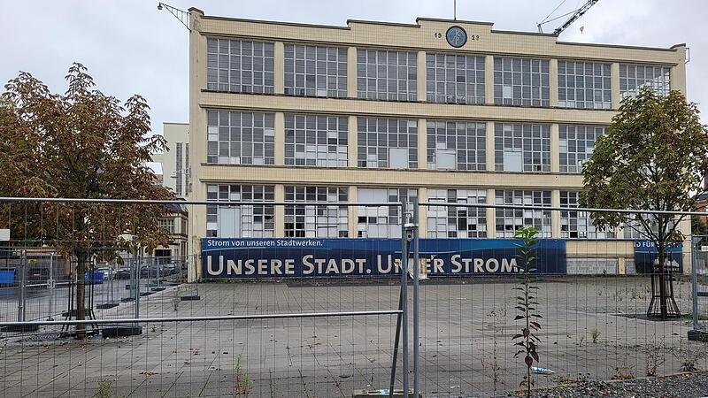 Der Investor hat die Umbaupl&auml;ne wohl ad acta gelegt. Die Baucontainer sind verschwunden.