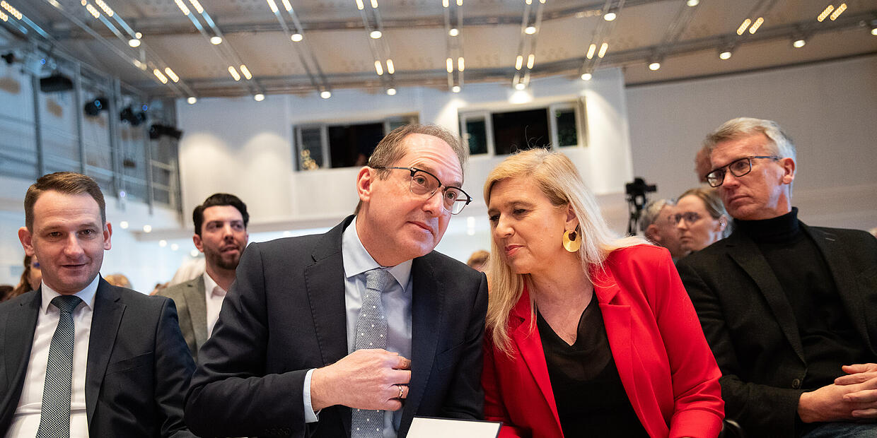 Melanie Huml uses Dobrindt for her election campaign