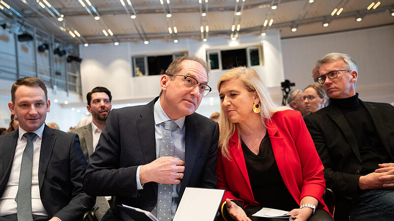 Innenminister Dobrindt unterst&uuml;tzt in Bamberg Melanie Huml