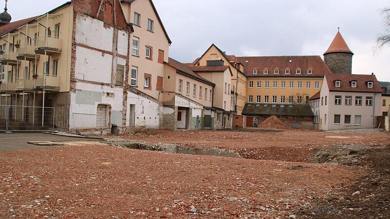 Wo früher die Brauerei stand, soll nun ein Erweiterungsbau für das Haus St. Michael entstehen. Foto: Thomas Malz Wo früher die Brauerei stand, soll nun ein Erweiterungsbau für das Haus St. Michael entstehen. Foto: Thomas Malz