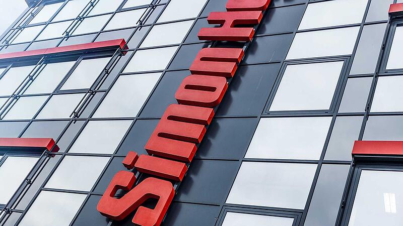 Neuigkeiten von Simon Hegele: CEO Stefan Ulrich hört auf und übergibt an ein Führungsduo. Darunter ist auch Mike Winter aus Forchheim.