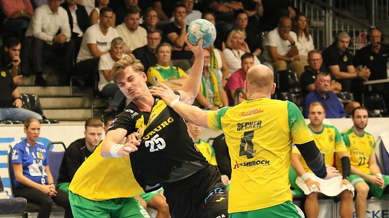 Das Coburger Gastspiel in Hagen war eine umk&auml;mpfte Partie. Hier wird HSC-Eigengew&auml;chs Jakob Knauer (am Ball) von Alexander Becker attackiert.