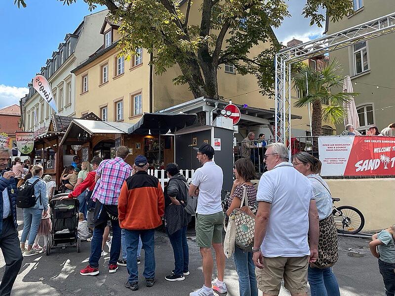 Warteschlange Sandkerwa Bamberg
