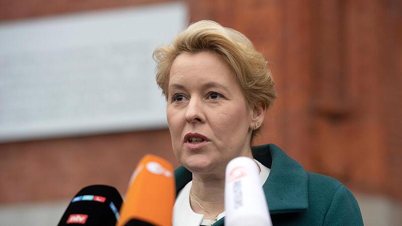 Muss um ihren Job bangen: Franziska Giffey (Mitte), Regierende B&uuml;rgermeisterin von Berlin