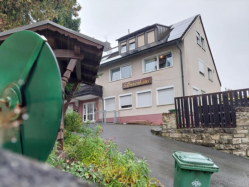 Im ehemaligen Gasthaus &bdquo;Zur Sonne&ldquo; in Buckenhofen sind etliche Gefl&uuml;chtete untergekommen &ndash; das ist nicht die einzige Unterkunft f&uuml;r Asylbewerber in dem Forchheimer Stadtteil. Das gef&auml;llt nicht allen Nachbarn.Forchheim & Fr&auml;nkische Schweiz
