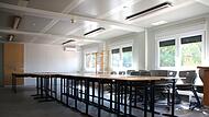 Ein Blick in eines der Klassenzimmer.Blick in die Container-Schule Ein Blick in eines der Klassenzimmer.