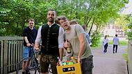 Das „Kastenlaufen“ hilft den Jugendlichen, für den Rausch ein bisschen Geld zu sparen. Aber es gehört auch einfach dazu.