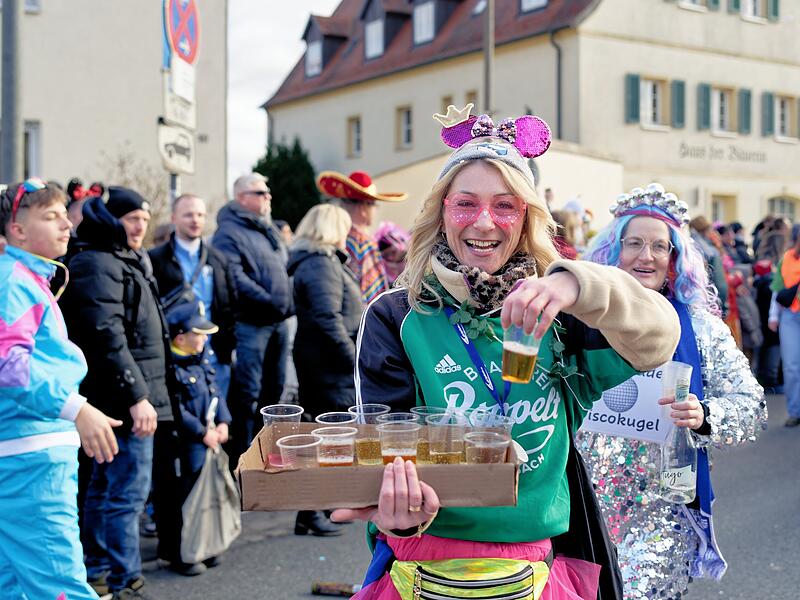 Faschingsumzug in Hirschaid 2026Mit Drachen und Pok&eacute;mon: Faschingsumzug in Hirschaid
