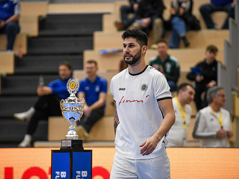 Sertan Sener gewann mit dem SC Sylvia Ebersdorf die Bayerische Hallenmeisterschaft. Trotz aller Freude machte ihn die Rudelbildung in der Vorrunde auch nachdenklich.