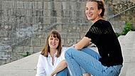 Die Pianistin und Komponistin Anne Riegler (links) und die Ausnahmemusikerin Samira Spiegel gastieren als duo:ars&sup2; im Kloster Wechterswinkel.