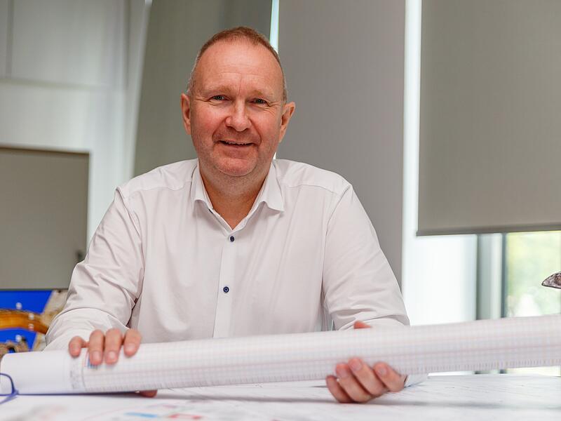 Peter Kaiser, Gesch&auml;ftsf&uuml;hrer der Forchheimer Firma Kaiser-Amm TGA Planung 4.0, geh&ouml;rt zu den umtriebigsten Fachplanern in Deutschland &ndash; vor allem beim Thema digitale Planung. Warum es eigentlich gar nicht mehr ohne geht und welche Stolpersteine es noch gibt.